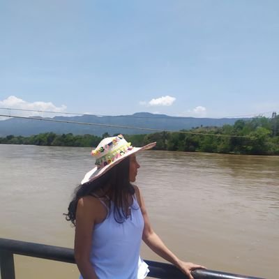 alquimista2033's profile picture. ▶️Los espejos se emplean para verse la cara, el arte para verse el alma.
▶️Mirrors are used to see one's face, art to see one's soul.
▶️鏡子是用來看人的容貌，藝術是用來看人的靈魂。