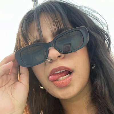 I am weirdo like a drunk ALIEN 👽 علي تويتر انا حقيقي