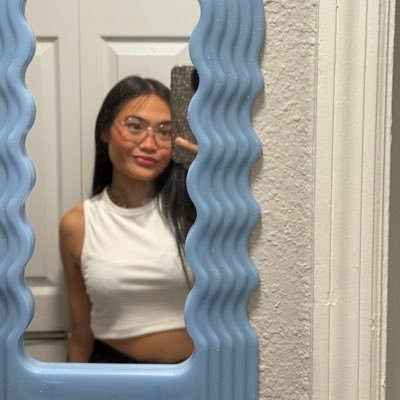 the personal diary of a feral, cute, psycho, and very delusional girl 😇 $20 dm fee or stay ignored $60 to unblock u and bother me again