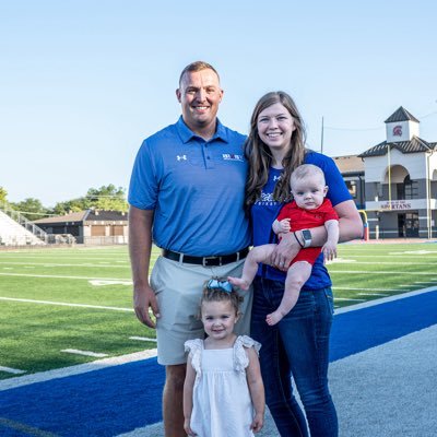 Proud husband & father of two! 9th Grade LB/TE Coach Bixby HS. @builderfootball Alumni! Everyday is a blessing and a chance to get better! #55 #TOGF