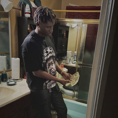 unorelll's profile picture. ᴛʜᴇ ᴏʀɪɢɪɴᴀʟ ᴍʏᴛʜ ☭