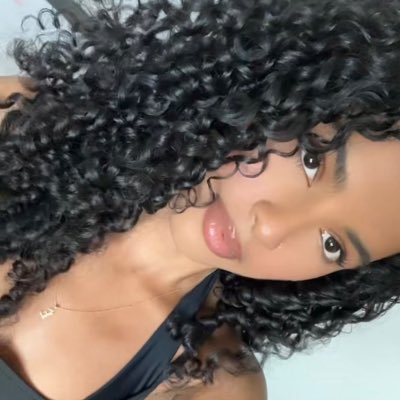 emelissasworld's profile picture. 