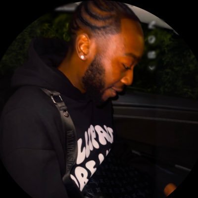 upcoming artist // musician 🎵⏳ Enquires:geezovieeemusic@gmail.com