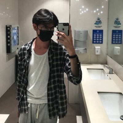 paradoxical twink | 22 ♈ | 5’10” | ingeniero mecánical sa bsu-tneu | not on any dating/hookups app | 🗑️: @capsicumming