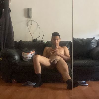 23 anos • rio de janeiro
modelo , fotógrafo e criador de conteúdo adulto e sou versátil