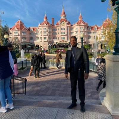 tafzeus's profile picture. sometimes I complain about Arsenal 🚩