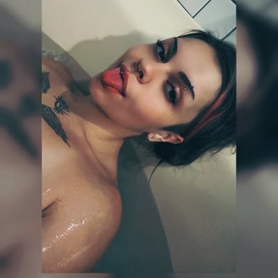 23 💕 here for a good time, not a long time 😘 $shalikomoon02 if you’re feeling lucky 😉