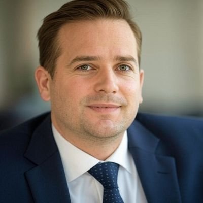 Expert in Futures & Spot Trading 📊
💎 Helping traders build wealth through discipline & strategy
🚀 Vertexa Capital | Vertexa Alpha Desk ⚡
📌 Join 👇