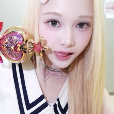 bangnyangz's profile picture. at least one of us could be like that ⚢