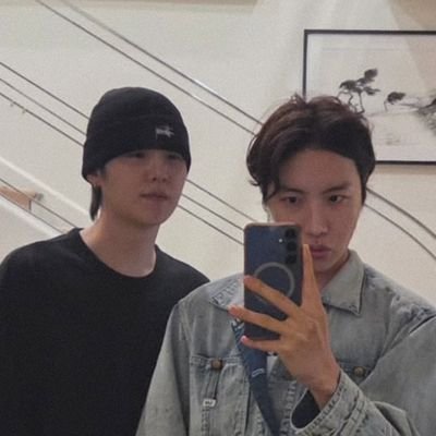 💜👑ONLY ARMY👑💜
😎BTS WORLD DOMINATION😎
😎BTS PAVED THE WAY😎
🛐MY LOVE #sope💜
🎬CANAL DE YOUTUBE⬇️🎬
#NoStreamNoArmy