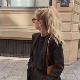 Borjerj422884's profile picture. 