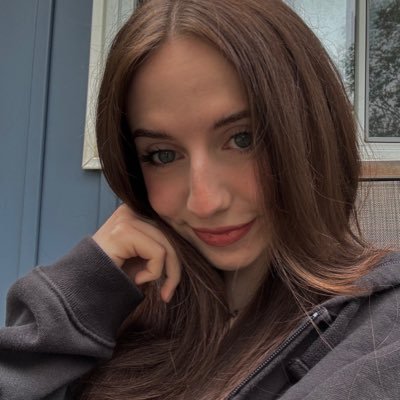 ⋆。゚☁︎。⋆。 ゚☾ ゚。⋆ competitive apex ˎˊ˗ @mclovinfps :) ♡