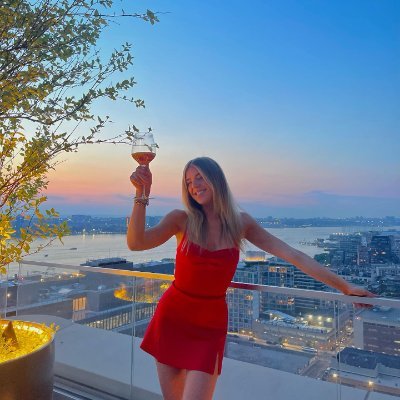 Margaret198837's profile picture. WildHeart 🌿
ButFirstDessert �
#SelfMade 💼
NoRulesJustVibes 🎶
ChaoticGood 🤪
