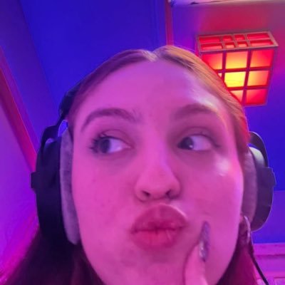 Angelzkatz's profile picture. Are u gonna break my heart?🫀