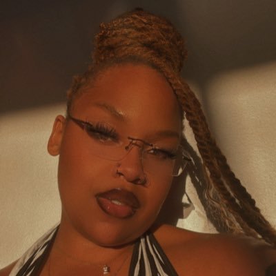 poet | cosmetologist | boy mom🧸 IG: 90s.poet 📸 virgo🌞| taurus🌚| scorpio ⬆️