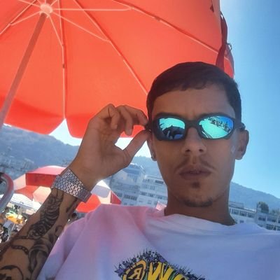 Às vezes quieto e paranoico com todos e tudo.
Pato Roco eterno 🏴🙏🏻
