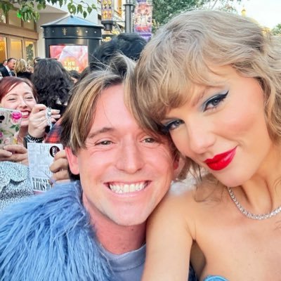 just here for taylor content. swiftie since 2006. TNx11(!!!!) Eras Tour Movie Premiere 10/11
