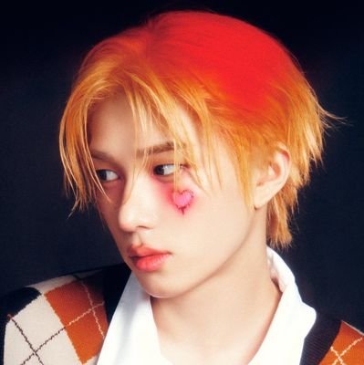 skrr theo — make it shiny, like a diamond @heartinsideofme 𖹭.ᐟ @floatingseob
