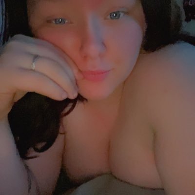 breanna091319's profile picture. im just a 21 year old with a dream!! I love to chat on OF.  Onlyfans https://t.co/IFVpC81iYj