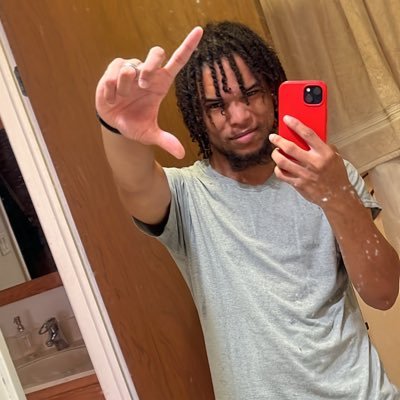 I work and go home and get on the game. Father of 2 girls. Gamer content and Creator content 👀🫶🏾 check it out 😵💫😎 (dm me for menu)