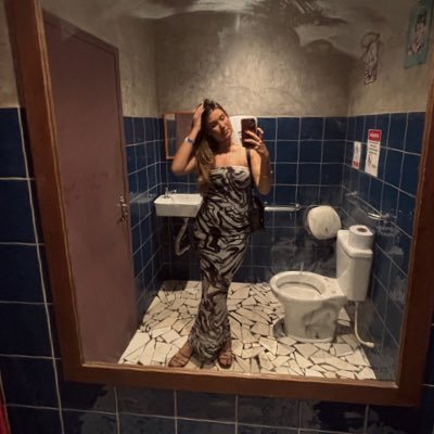 isamello___'s profile picture. 💋