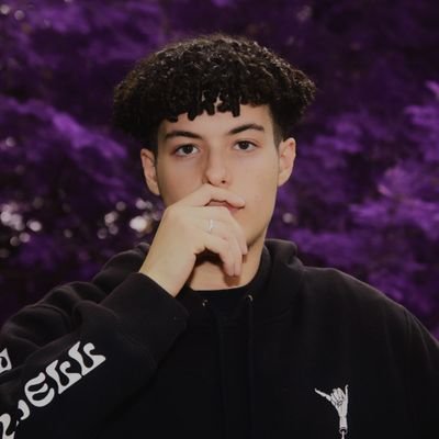 souonai's profile picture. DUAS CARAS OUT NOW!🎭
027 / 011