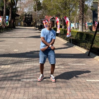 I love music. Support Orlando Pirates & Manchester United. I eat a lot for someone ongenamali. Ohh, and i mind my own biz✌️.
