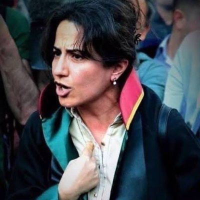 psikopat lumpen kadin - ailenin feminist killjoy'u - hic cocuk annesi - EN azili erkek dusmani