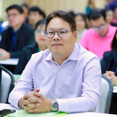 Note_Kewalit's profile picture. “No love is greater than that of a father for his son.” Dan Brown