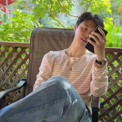 ganzzz95's profile picture. Run away man