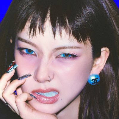 LeeAlexanderMcQUEENに愛された元スーパーモデルの日常と占いアカ。Fashionista。Wicca。Lacanian。Shaman。魔術師。轻浮男。陽キャでパリピでソーシャライトな占い公子。My name is Prince and I am an Astrologer。AA 英国占星術協会会員。