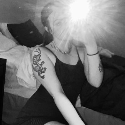 20 💕 | only dm if you’re buying // yes i verify // NO MEETS ❌
