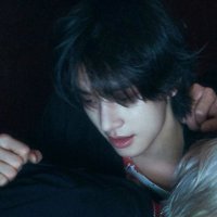 𝗮𝗽𝗿𝗶𝗹𝘁𝗶𝗺𝗲 **lately reply (@bluetonefav) 's Twitter Profile