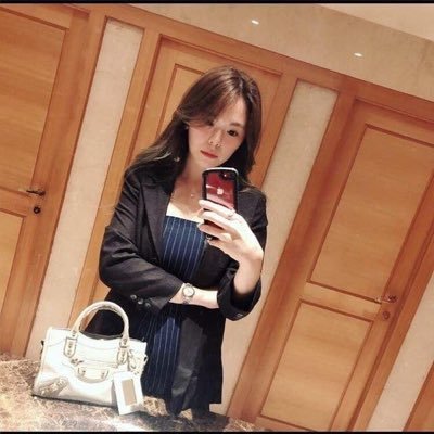 shiya09009's profile picture. 📷 摄影 | 🏃 跑步 | 🍜 美食 | 🎮 游戏        捕捉生活的瞬间，也享受慢下来的时光。