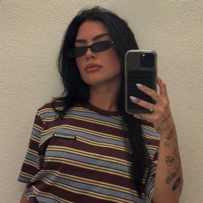 tuitxduda's profile picture. eu, maiara e maraisa andando em lisboa.