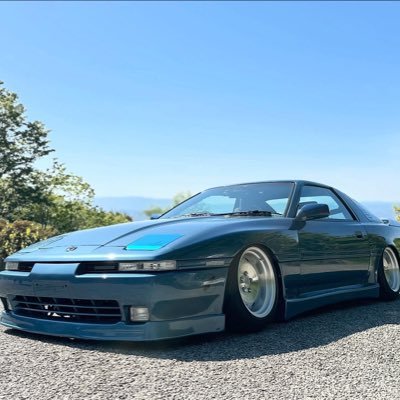 フリーランスの自動車整備士です。 とは言ってもメインで入ってる整備工場はあります。GA70スープラにのってます。 乃木坂46が好きです。