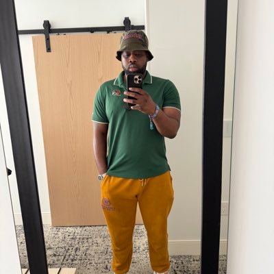 In a world where you can choose to be anything, be yourself. FAMU Alum 🐍. Ωψφ🐶