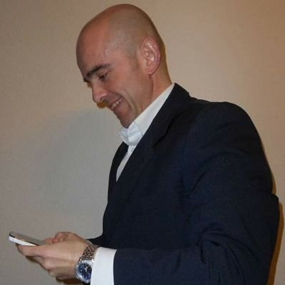Químico y Tecnólogo. Profesor de Enseñanza Secundaria en Tecnología, Digitalización, Computación y Robótica. Técnico Superior PRL, todas las especialidades.