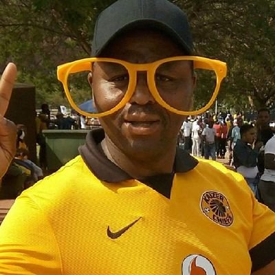 A kaizer Chiefs supporter, Manchester United & Barcelona supporter. I'm a father and a hustler. Get rich or die trying. Keep walking....❤&✌