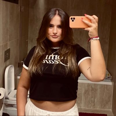 madalenaamendes's profile picture. ⚜️ | @mada2nd