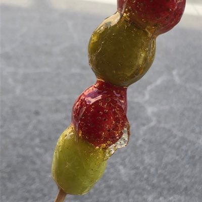 nemukute_shinda's profile picture. 草  結構閲覧用垢