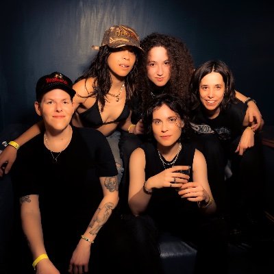 All female punk band from Montreal here to f*ck sh*t up⚡️
2025 JUNO Winners Rock Album of the Year
Listen to SYPF: https://t.co/rkaY4GWsgS