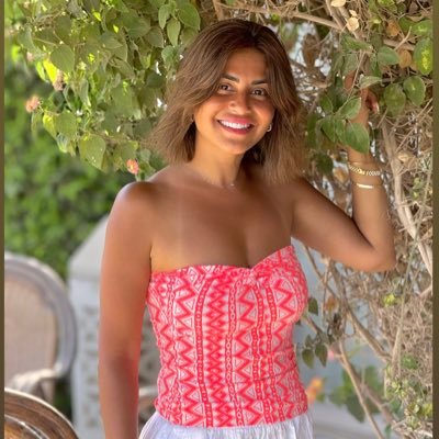 Official twitter profile for Egyptian actress Menna Fadali. When people hate on u it's because you've got something they want.