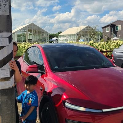 https://t.co/qJ6YnPQKmU 금왕설렁탕 와잎.
지니퍼와 함께 하는 테슬라이프.
금왕설렁탕 알바생. 기가금왕소속. 만두팔이. 참테슬람🙏