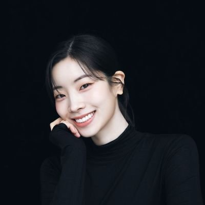 colorvioletnips's profile picture. survivin'