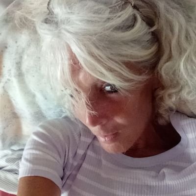 I'm a fun & fab 58-year-old chick!! Loves God, cats, dogs, chocolate, popcorn, music, hula hooping, Italian food. Hurricane Ian survivor🙏❤️ You matter💯❤️🤗