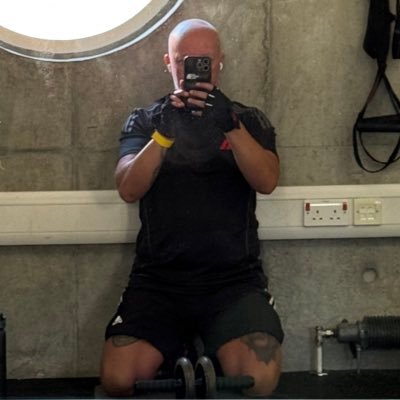 Celtic 🍀 Scottish 🏴 Gym 👟 love the outdoors | Oasis | Stereophonics | CKD | Arthritis | BA Business 🎓👌🟢⚪️🟠 Do what makes you happy 💯 💚