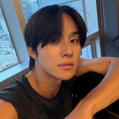 The only ‘98 | saturdays audition slayer | hidden ace KIM JUNGWOO | mcore son | Mr. Jungwoo @.sugaringcandy FIRST KOREAN MALE @TODS AMBASSADOR