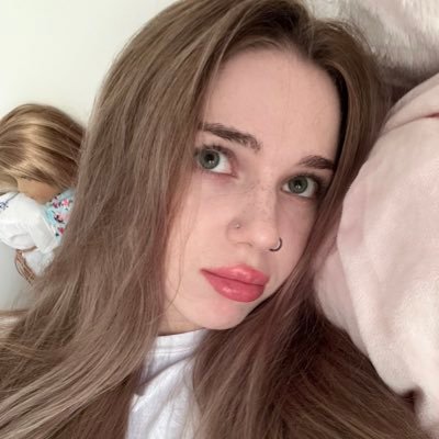 ˚ ✦ . . ˚ . . just a girl who loves the sims, fantasy, magic and soft living ♡ 22 ♡ AstroSimmie on twitch ♡ aquarius sun ✩ taurus moon ✩
