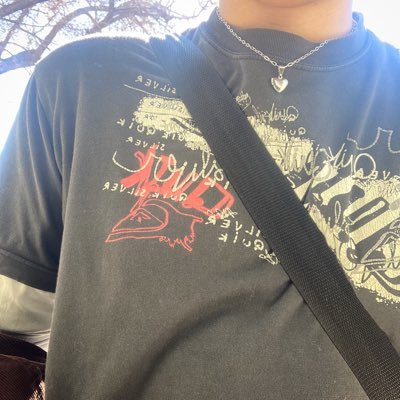 heartscarvedd's profile picture. 